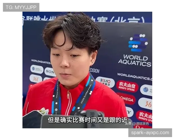 陈艺文比赛间隙居然戴着那副墨镜，感觉像走红毯的明星一样活成了另一种人生了！